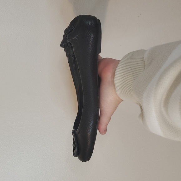 Tory Burch Black Leather Ballet Flats Size 8 Minimalist Preppy Office Attire - Picture 6 of 16